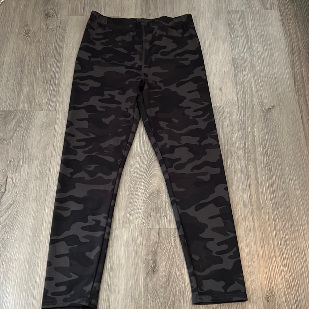 Activ leggings for girls. Size 10-12 y